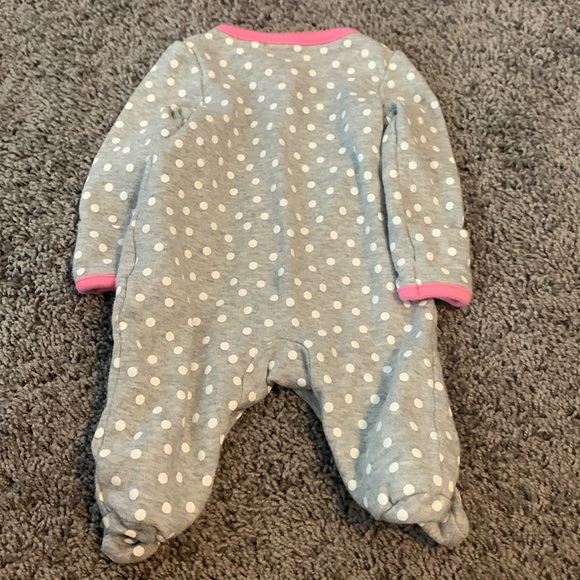 Simple Joys Gray Dots/Butterfly Button Sleeper Newborn EUC - Picture 5 of 5